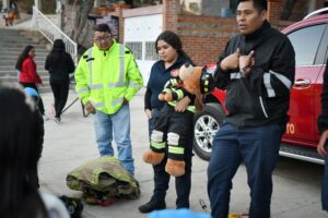 Llevan jóvenes del DIF Municipal una Villa Navideña a comunidades de la capital Llevan jóvenes del DIF Municipal una Villa Navideña a comunidades de la capital