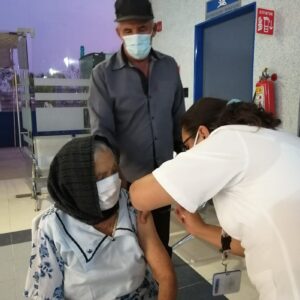 Más de 13 mil usuarios acudieron a las unidades de salud para hacerse la prueba para detectar el COVID-19. Más de 13 mil usuarios acudieron a las unidades de salud para hacerse la prueba para detectar el COVID-19.