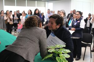 Entrega y pasión durante 50 años de servicio como enfermera del Sistema de Salud GTO. Entrega y pasión durante 50 años de servicio como enfermera del Sistema de Salud GTO.