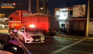 Arrolla vehículo de carga a hombre en su triciclo y pierde la vida Arrolla vehículo de carga a hombre en su triciclo y pierde la vida