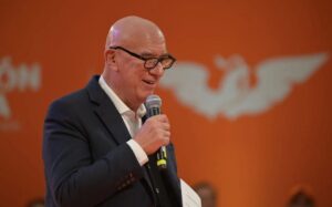 Publica Dante Delgado misteriosa fotografía; especulan su “destape” como candidato Publica Dante Delgado misteriosa fotografía; especulan su “destape” como candidato