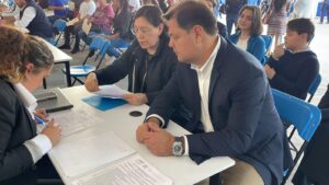 GERARDO ARREDONDO HERNÁNDEZ SE REGISTRÓ ANTE EL PAN COMO ASPIRANTE A LA CANDIDATURA A LA ALCALDÍA DEL MUNICIPIO DE SALAMANCA GERARDO ARREDONDO HERNÁNDEZ SE REGISTRÓ ANTE EL PAN COMO ASPIRANTE A LA CANDIDATURA A LA ALCALDÍA DEL MUNICIPIO DE SALAMANCA