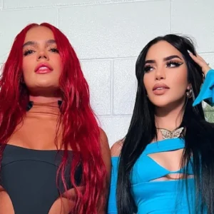 Usuarios en redes acusan a Kimberly Loaiza de plagiar a Karol G Usuarios en redes acusan a Kimberly Loaiza de plagiar a Karol G