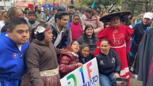 Celebra alcaldesa el día de la discapacidad con niños y niñas en Villa Navideña Celebra alcaldesa el día de la discapacidad con niños y niñas en Villa Navideña