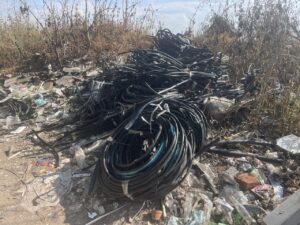SIN CONTROL LOS BORDOS DEL RÍO LERMA SON USADOS COMO TIRADERO DE DESECHOS DOMÉSTICOS Y HASTA DE CONFINAMIENTO DE PLÁSTICO DE CABLES ROBADOS A EMPRESAS Y CASAS PARTICULARES SIN CONTROL LOS BORDOS DEL RÍO LERMA SON USADOS COMO TIRADERO DE DESECHOS DOMÉSTICOS Y HASTA DE CONFINAMIENTO DE PLÁSTICO DE CABLES ROBADOS A EMPRESAS Y CASAS PARTICULARES