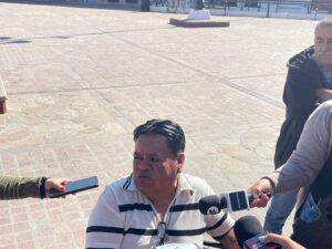 OTRA VEZ SECRETARIO DE AYUNTAMIENTO DIO LARGAS A PETICIONES DE COMERCIANTES Y LOS REGRESA A FISCALIZACIÓN PARA “ATENDER” LA QUEJA QUE LA MISMA DEPENDENCIA NO LES HA RESUELTO DESDE HACE MÁS DE UN MES OTRA VEZ SECRETARIO DE AYUNTAMIENTO DIO LARGAS A PETICIONES DE COMERCIANTES Y LOS REGRESA A FISCALIZACIÓN PARA “ATENDER” LA QUEJA QUE LA MISMA DEPENDENCIA NO LES HA RESUELTO DESDE HACE MÁS DE UN MES
