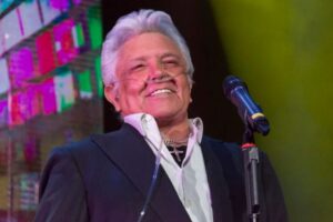 Alberto Vázquez se retira de los escenarios por problemas de salud Alberto Vázquez se retira de los escenarios por problemas de salud