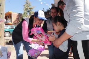 Concluye el DIF Irapuato las campañas ‘Regalando Sonrisas’ y ‘Abrigando el corazón’ en las diferentes comunidades Concluye el DIF Irapuato las campañas ‘Regalando Sonrisas’ y ‘Abrigando el corazón’ en las diferentes comunidades