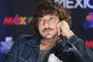 León Larregui denuncia en redes sociales haber sido golpeado en París León Larregui denuncia en redes sociales haber sido golpeado en París