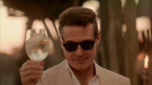 Luis Miguel derrite a sus fans al aparecer en nuevo comercial Luis Miguel derrite a sus fans al aparecer en nuevo comercial