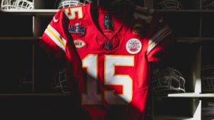 SUPER BOWL LVIII: KANSAS CITY CHIEFS REVELA JERSEY QUE USARÁ EN ALLEGIANT STADIUM SUPER BOWL LVIII: KANSAS CITY CHIEFS REVELA JERSEY QUE USARÁ EN ALLEGIANT STADIUM