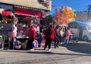 INTENSIFICA ACTIVIDAD COMERCIAL EL MERCADO TOMASA ESTEVES A UNAS HORAS DE LA LLEGADA DE LOS REYES MAGOS INTENSIFICA ACTIVIDAD COMERCIAL EL MERCADO TOMASA ESTEVES A UNAS HORAS DE LA LLEGADA DE LOS REYES MAGOS