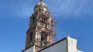 Reparan daños y mejoran la torre del reloj en el Templo de la Tercera Orden Reparan daños y mejoran la torre del reloj en el Templo de la Tercera Orden