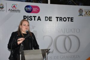 Chío Cervantes da banderazo a la nueva pista de trote en Unidad Deportiva Chío Cervantes da banderazo a la nueva pista de trote en Unidad Deportiva