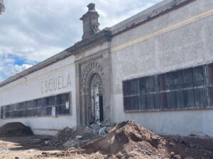 A MÁS TARDAR EN UN MES Y MEDIO, SERÁ ENTREGADA AL ESTADO, LA OBRA DE REHABILITACIÓN DE LA SECUNDARIA TÉCNICA 18 DE MARZO PARA QUE LOS ALUMNOS ACUDAN A CLASES A LOS SALONES A MÁS TARDAR EN UN MES Y MEDIO, SERÁ ENTREGADA AL ESTADO, LA OBRA DE REHABILITACIÓN DE LA SECUNDARIA TÉCNICA 18 DE MARZO PARA QUE LOS ALUMNOS ACUDAN A CLASES A LOS SALONES
