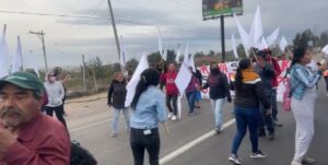 TRAS MANIFESTARSE HABITANTES DE LO DE JUÁREZ LOGRAN UNA REUNIÓN CON AUTORIDADES TRAS MANIFESTARSE HABITANTES DE LO DE JUÁREZ LOGRAN UNA REUNIÓN CON AUTORIDADES