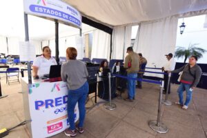 Contribuyen los irapuatenses con el pago PREDIAL Contribuyen los irapuatenses con el pago PREDIAL