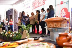 Premian a los concursantes de ‘Cocina de mi Barrio’ Premian a los concursantes de ‘Cocina de mi Barrio’