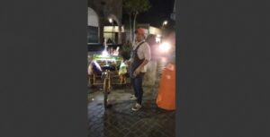 Detienen a vendedor de garbanzos por intentar agredir a inspectores de Mercados Detienen a vendedor de garbanzos por intentar agredir a inspectores de Mercados