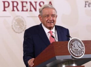 López Obrador instruye a apoyar a los jóvenes criminalizados por la Fiscalía y la UG López Obrador instruye a apoyar a los jóvenes criminalizados por la Fiscalía y la UG