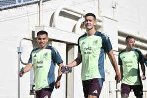 La selección Mexicana con equipo completo La selección Mexicana con equipo completo