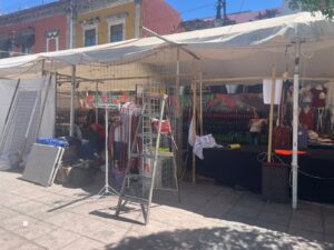 COMERCIANTES QUE EL MUNICIPIO INSTALÓ EN EL JARDÍN PRINCIPAL SE FUERON SIN LOGRAR BUENAS VENTAS COMERCIANTES QUE EL MUNICIPIO INSTALÓ EN EL JARDÍN PRINCIPAL SE FUERON SIN LOGRAR BUENAS VENTAS