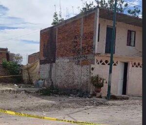ASESINARON A UN JOVEN EN LA PUERTA DE UNA CASA DE CARTOLANDIA ASESINARON A UN JOVEN EN LA PUERTA DE UNA CASA DE CARTOLANDIA