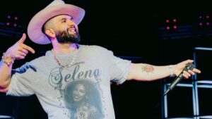 Carin León responde a críticas por sus declaraciones sobre el consumo de drogas: «No vine a ser ejemplo a seguir» Carin León responde a críticas por sus declaraciones sobre el consumo de drogas: «No vine a ser ejemplo a seguir»