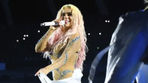 ¿Karol G se casa?, la cantante anunció su compromiso en pleno concierto en vivo ¿Karol G se casa?, la cantante anunció su compromiso en pleno concierto en vivo