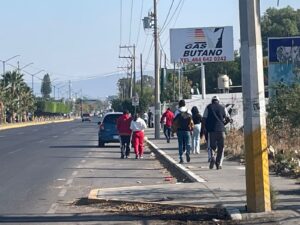 LLEGAN PEREGRINOS DESDE COMUNIDADES RURALES Y VALLE DE SANTIAGO PARA VISITAR LA IMAGEN DEL CRISTO NEGRO LLEGAN PEREGRINOS DESDE COMUNIDADES RURALES Y VALLE DE SANTIAGO PARA VISITAR LA IMAGEN DEL CRISTO NEGRO