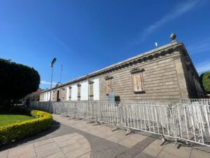 “Protegen” Presidencia Municipal desde temprano por la marcha del 8M “Protegen” Presidencia Municipal desde temprano por la marcha del 8M