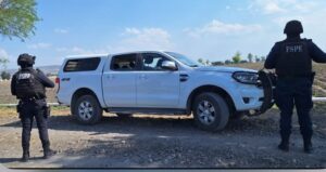 ELEMENTOS DE LAS FSPE ASEGURARON A UNA CAMIONETA QUE ESTABA ABANDONADA CERCA DE LA COMUNIDAD LOMA DE ANCON ELEMENTOS DE LAS FSPE ASEGURARON A UNA CAMIONETA QUE ESTABA ABANDONADA CERCA DE LA COMUNIDAD LOMA DE ANCON