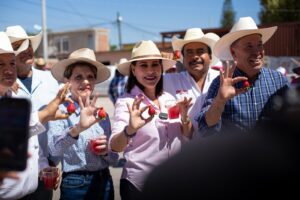 Lorena Alfaro se acerca a productores del campo Lorena Alfaro se acerca a productores del campo