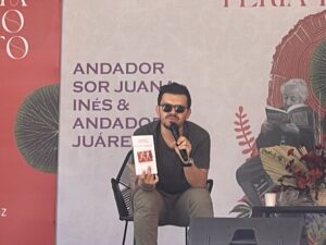 Verse a uno mismo con humor: “La convulsión autobiográfica” por Luis Felipe Pérez Verse a uno mismo con humor: “La convulsión autobiográfica” por Luis Felipe Pérez