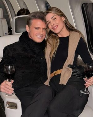 Michelle Salas sorprende con foto inédita junto a Luis Miguel Michelle Salas sorprende con foto inédita junto a Luis Miguel