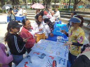 Presidentes de colonos de Irapuato se comprometen a luchar contra el dengue. Presidentes de colonos de Irapuato se comprometen a luchar contra el dengue.