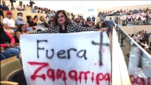 Afirma Alma Alcaraz haber recibido amenazas de muerte y considera que el gobierno del estado o el PAN pueden ser los autores de ellas Afirma Alma Alcaraz haber recibido amenazas de muerte y considera que el gobierno del estado o el PAN pueden ser los autores de ellas