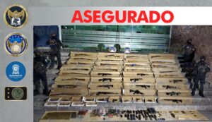 La Fiscalía de Guanajuato, la Secretaría de Seguridad Pública del Estado y la SEDENA aseguró un arsenal, equipo táctico, cargadores, cartuchos, equipo de comunicación, droga, dinero en efectivo, entre otros objetos La Fiscalía de Guanajuato, la Secretaría de Seguridad Pública del Estado y la SEDENA aseguró un arsenal, equipo táctico, cargadores, cartuchos, equipo de comunicación, droga, dinero en efectivo, entre otros objetos