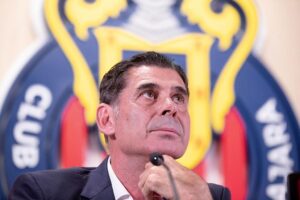 Fernando Hierro podría irse de chivas por Cristiano Ronaldo Fernando Hierro podría irse de chivas por Cristiano Ronaldo