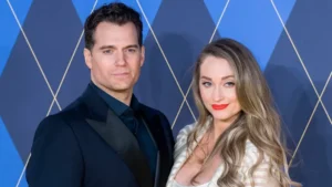 Henry Cavill será papá, así lo captaron junto a su novia Henry Cavill será papá, así lo captaron junto a su novia