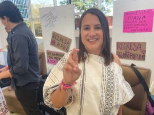 ¿Los jóvenes piensan votar?: estudiantes comparten sus problemáticas a Diana Gálvez ¿Los jóvenes piensan votar?: estudiantes comparten sus problemáticas a Diana Gálvez