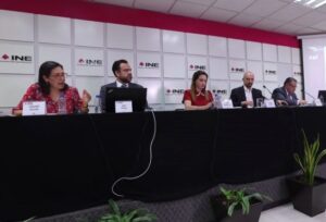 De 42 mil 436 solicitudes para votar en el extranjero, 39 mil 724 resultaron improcedentes De 42 mil 436 solicitudes para votar en el extranjero, 39 mil 724 resultaron improcedentes