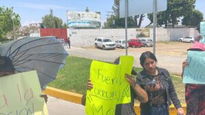 Se manifiestan contra Irma Leticia Se manifiestan contra Irma Leticia