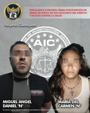 La Fiscalía de Guanajuato detuvo a una pareja con armas de fuego, cargadores, cartuchos útiles, droga y una granada de fragmentación en Pénjamo La Fiscalía de Guanajuato detuvo a una pareja con armas de fuego, cargadores, cartuchos útiles, droga y una granada de fragmentación en Pénjamo