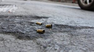 DE ESTOS TIEMPOS INEDITOS, DE LA VIOLENCIA POLITICA DE ESTOS TIEMPOS INEDITOS, DE LA VIOLENCIA POLITICA
