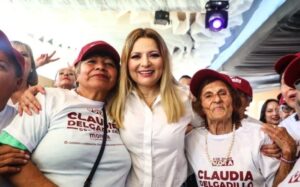 ¿Cansada o ebria? Así captaron a Claudia Delgadillo candidata de Morena ¿Cansada o ebria? Así captaron a Claudia Delgadillo candidata de Morena