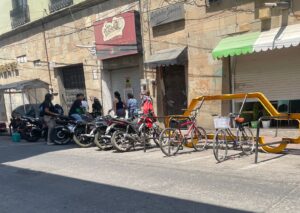 Alertan en centro de Salamanca por robo de motos y cascos Alertan en centro de Salamanca por robo de motos y cascos