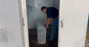 Más de 60 barras de hielo se venden diariamente en Irapuato Más de 60 barras de hielo se venden diariamente en Irapuato