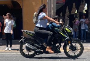 PREVIO AL FESTEJO DEL DÍA DEL NIÑO LEGISLADORES FEDERALES APROBARON POR SEGURIDAD QUE SE PROHIBA LLEVAR A MENORES DE 12 AÑOS EN MOTOCICLETA PREVIO AL FESTEJO DEL DÍA DEL NIÑO LEGISLADORES FEDERALES APROBARON POR SEGURIDAD QUE SE PROHIBA LLEVAR A MENORES DE 12 AÑOS EN MOTOCICLETA
