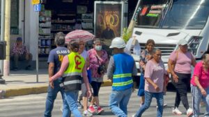 Trabajadores de la construcción mantienen viva la tradición de la Santa Cruz Trabajadores de la construcción mantienen viva la tradición de la Santa Cruz